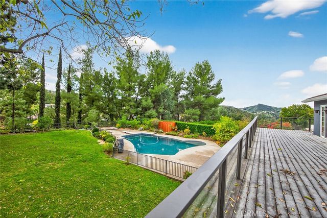 22424 Calipatria, Calabasas, CA 91302