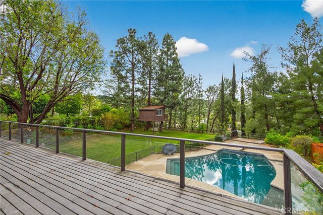 22424 Calipatria, Calabasas, CA 91302