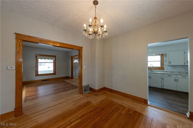 1116 Adelaide Avenue SE, Warren, OH 44484