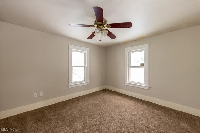 1116 Adelaide Avenue SE, Warren, OH 44484