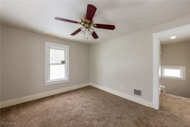 1116 Adelaide Avenue SE, Warren, OH 44484