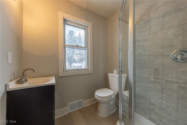 1116 Adelaide Avenue SE, Warren, OH 44484