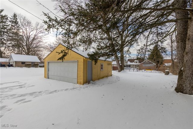 1116 Adelaide Avenue SE, Warren, OH 44484