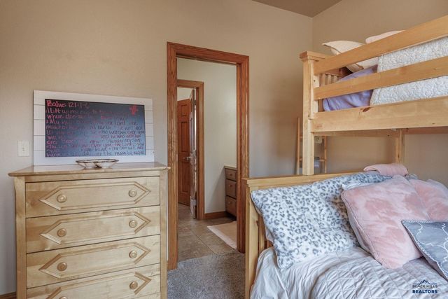 6815 MEDINAH CT, Rapid City, SD 57702