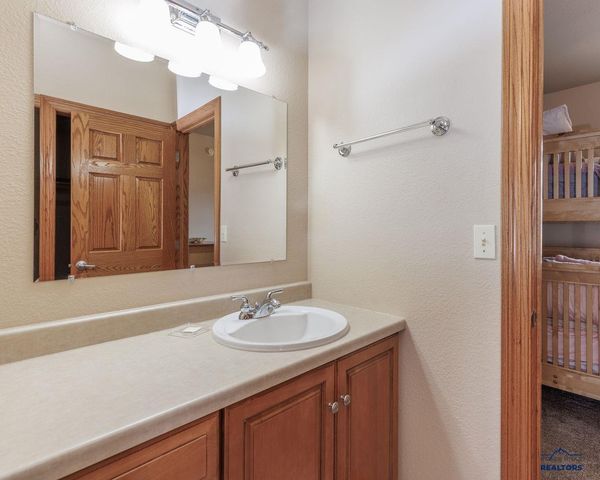 6815 MEDINAH CT, Rapid City, SD 57702