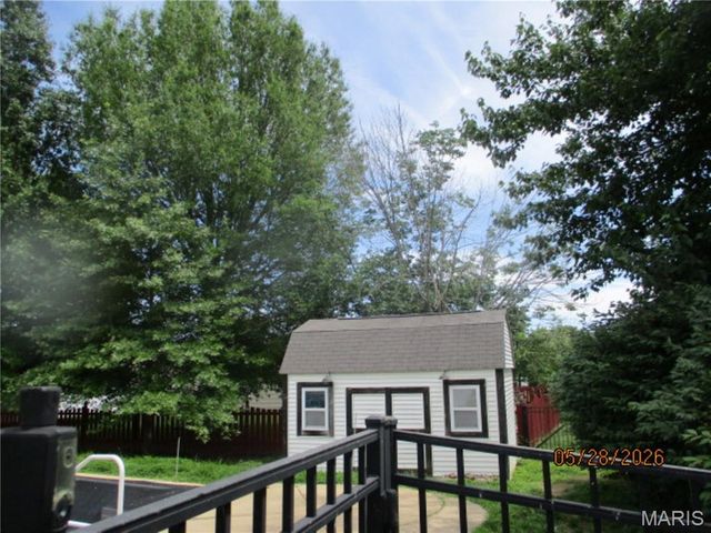 318 Cortner Drive, Smithton, IL 62285