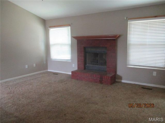 318 Cortner Drive, Smithton, IL 62285