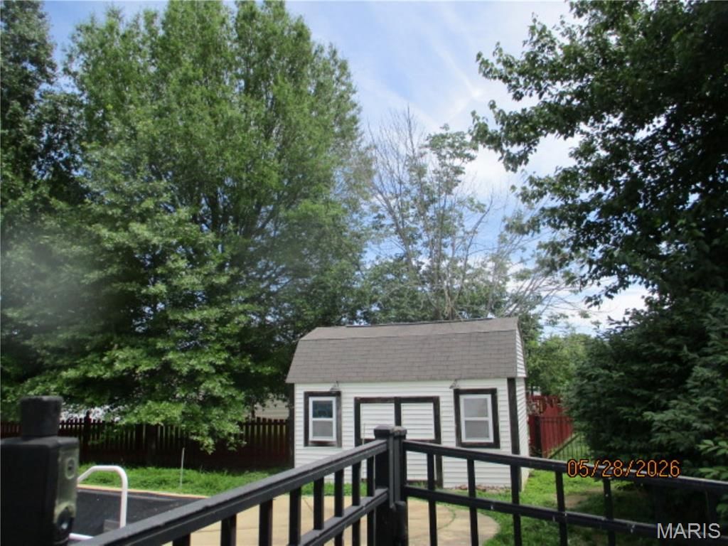 Image 13 of property listing at 318 Cortner Drive, Smithton, IL 62285