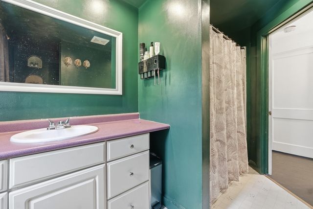 18 Fiske Hill Rd, Sturbridge, MA 01566