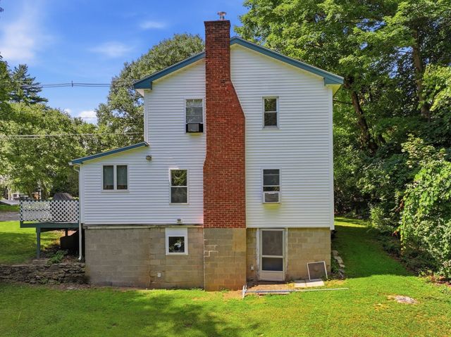 18 Fiske Hill Rd, Sturbridge, MA 01566