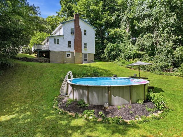 18 Fiske Hill Rd, Sturbridge, MA 01566