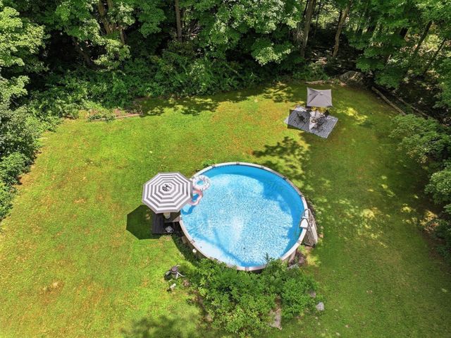 18 Fiske Hill Rd, Sturbridge, MA 01566