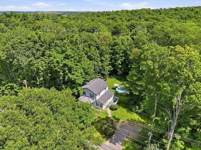 18 Fiske Hill Rd, Sturbridge, MA 01566