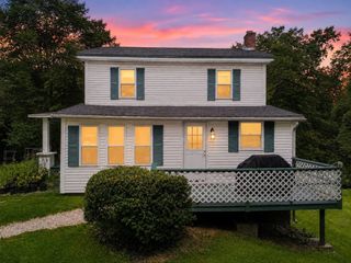 18 Fiske Hill Rd, Sturbridge, MA 01566