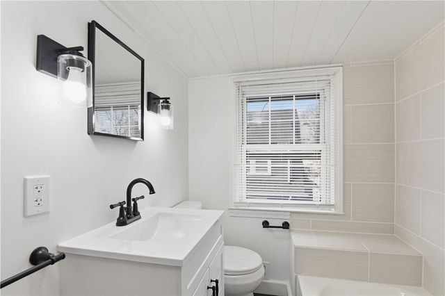 376 Norwood Avenue, Warwick, RI 02888