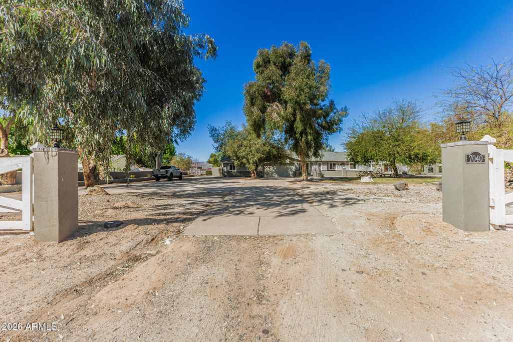 7040 N 177th Avenue, Waddell, AZ 85355 — exterior