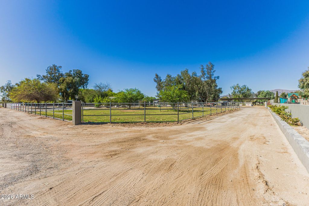 7040 N 177th Avenue, Waddell, AZ 85355 — photo 5