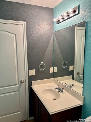 4006 Pavo Viejo, San Antonio, TX 78223