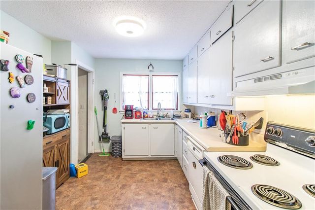 1406 S Market Street, Holden, MO 64040