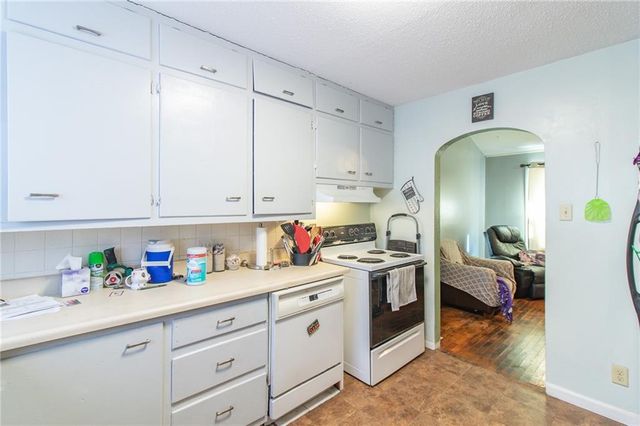 1406 S Market Street, Holden, MO 64040