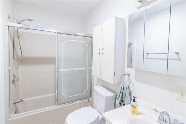 1406 S Market Street, Holden, MO 64040