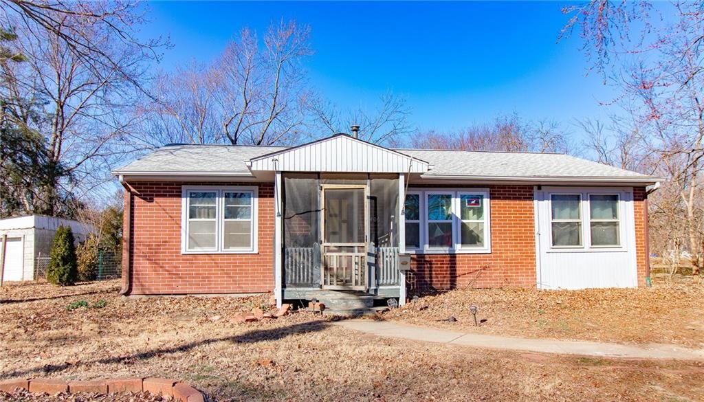 1406 S Market Street, Holden, MO 64040