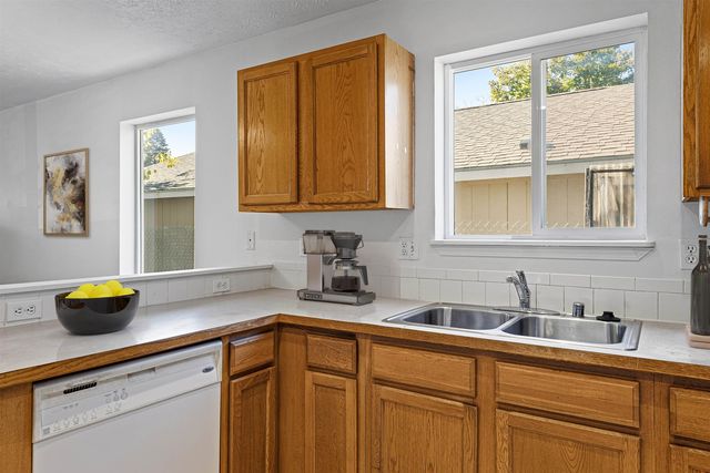 2424 W Dean Ave, Spokane, WA 99201