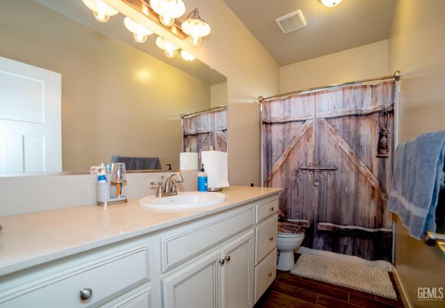 4201 Rolling Rock Avenue, Bakersfield, CA 93313