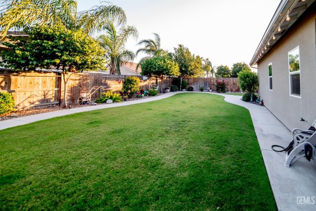 4201 Rolling Rock Avenue, Bakersfield, CA 93313