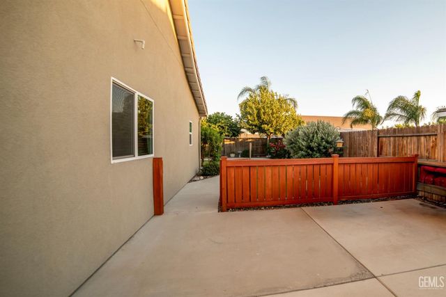 4201 Rolling Rock Avenue, Bakersfield, CA 93313