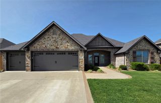 530 Joshua Pass, Centerton, AR 72719