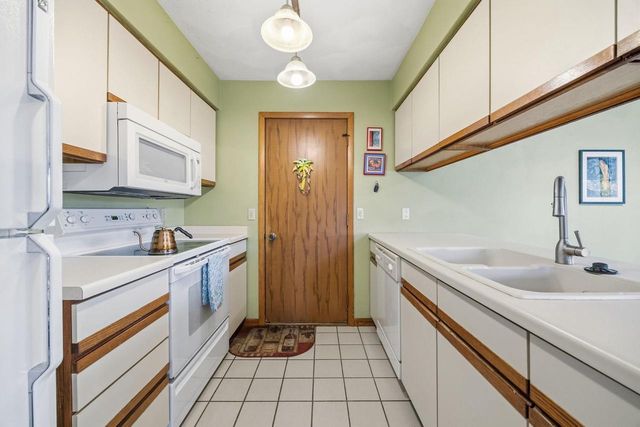 425 N Wright Road, Janesville, WI 53546