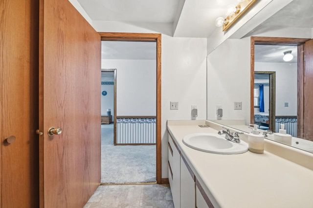 425 N Wright Road, Janesville, WI 53546