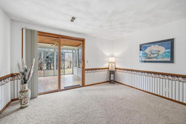 425 N Wright Road, Janesville, WI 53546