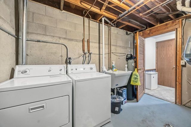 425 N Wright Road, Janesville, WI 53546