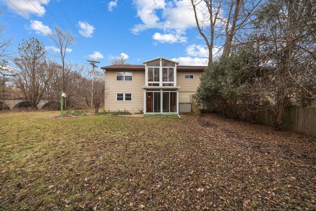 425 N Wright Road, Janesville, WI 53546