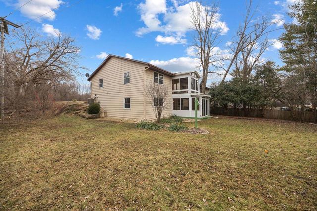 425 N Wright Road, Janesville, WI 53546