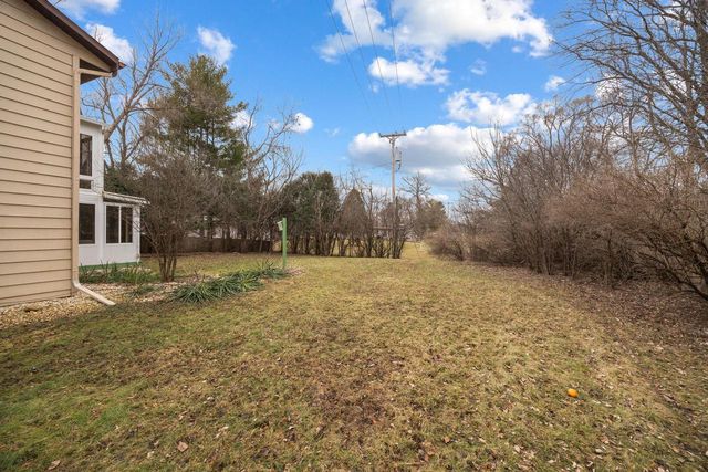 425 N Wright Road, Janesville, WI 53546