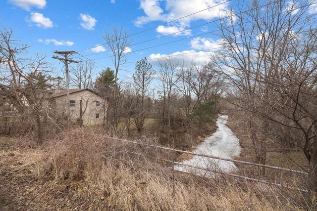 425 N Wright Road, Janesville, WI 53546