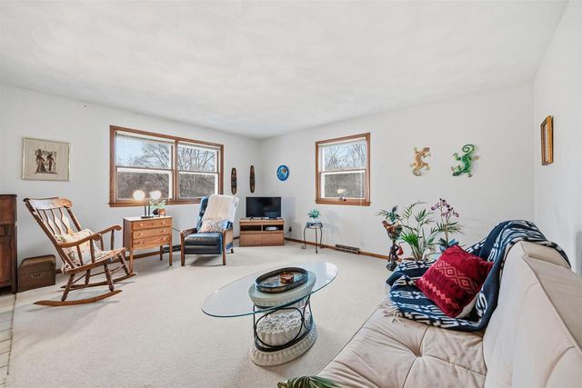 425 N Wright Road, Janesville, WI 53546