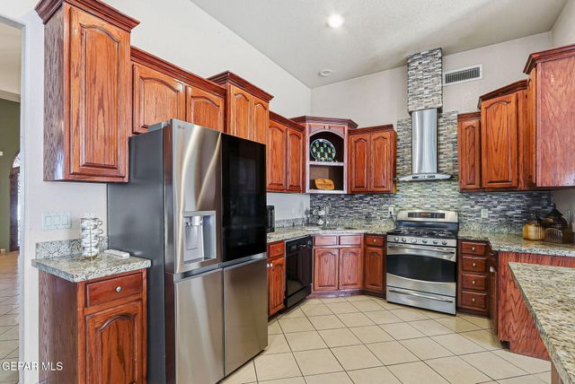 411 BURKETT Drive, Clint, TX 79836