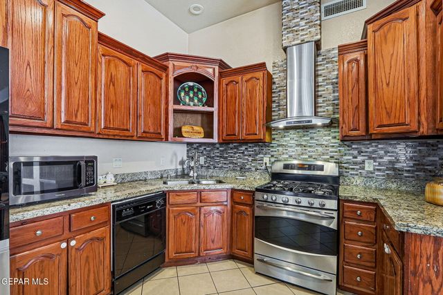 411 BURKETT Drive, Clint, TX 79836