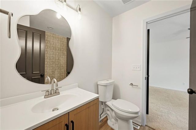 1636 NE Thames Drive, Lee's Summit, MO 64086