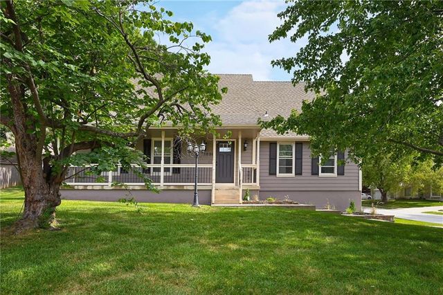 1636 NE Thames Drive, Lee's Summit, MO 64086