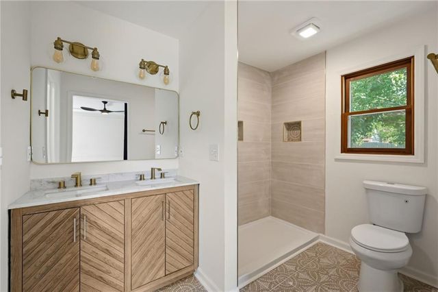 1636 NE Thames Drive, Lee's Summit, MO 64086