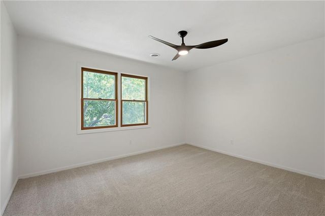 1636 NE Thames Drive, Lee's Summit, MO 64086