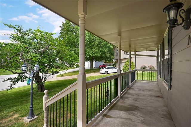 1636 NE Thames Drive, Lee's Summit, MO 64086