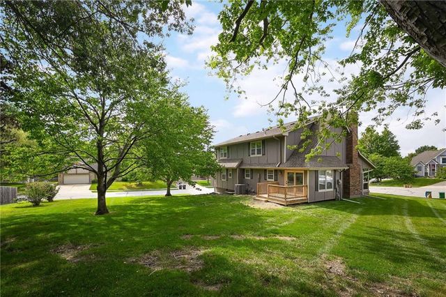 1636 NE Thames Drive, Lee's Summit, MO 64086