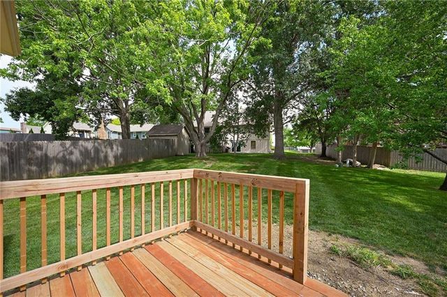 1636 NE Thames Drive, Lee's Summit, MO 64086