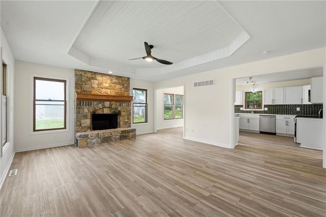 1636 NE Thames Drive, Lee's Summit, MO 64086